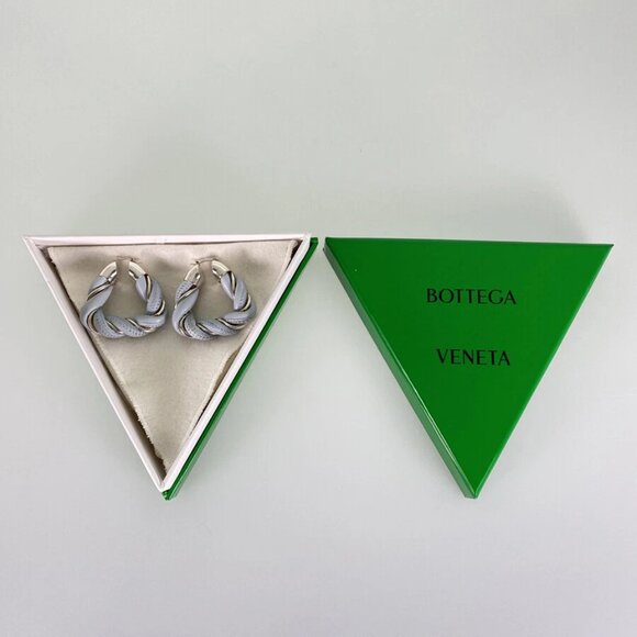 BOTTEGA VENETA suck triangle Leather Earring - Picture 7 of 11
